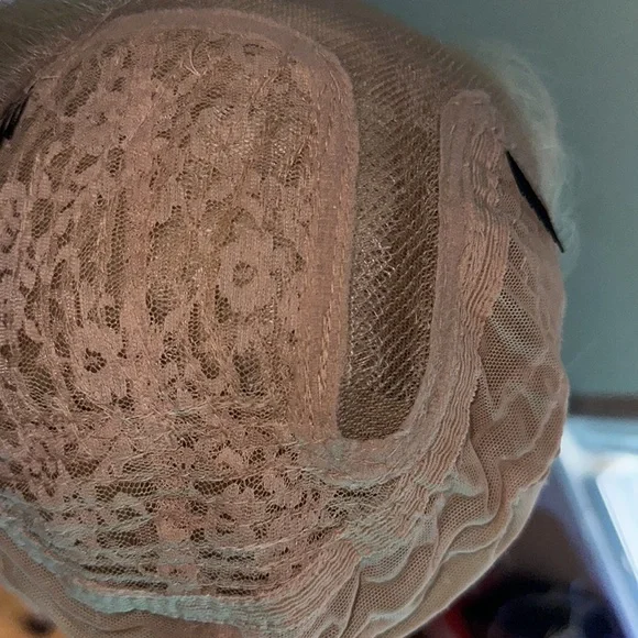 Synthetic bob blonde wig - Picture 7 of 8